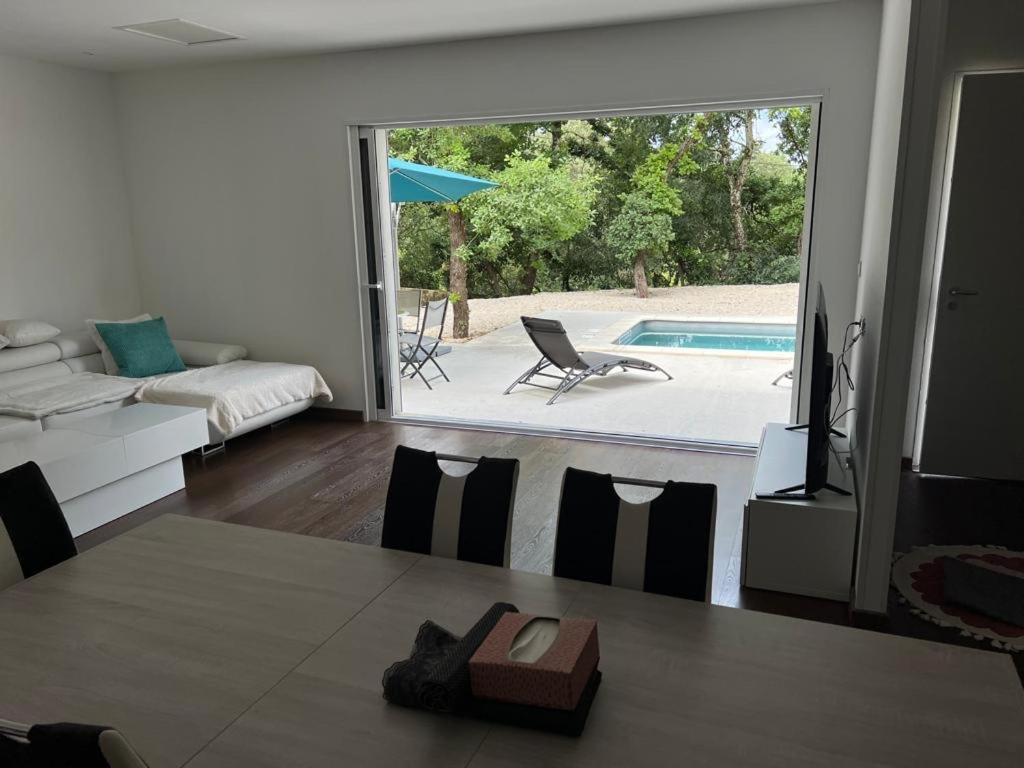 Brand New Villa With Fully Intergrated Air Conditioning & Private Pool, Overlooking Forest Sardan Luaran gambar